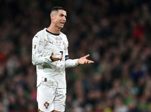 cristiano-ronaldo-e-criticado-apos-expulsao-nas-eliminatorias:-veja