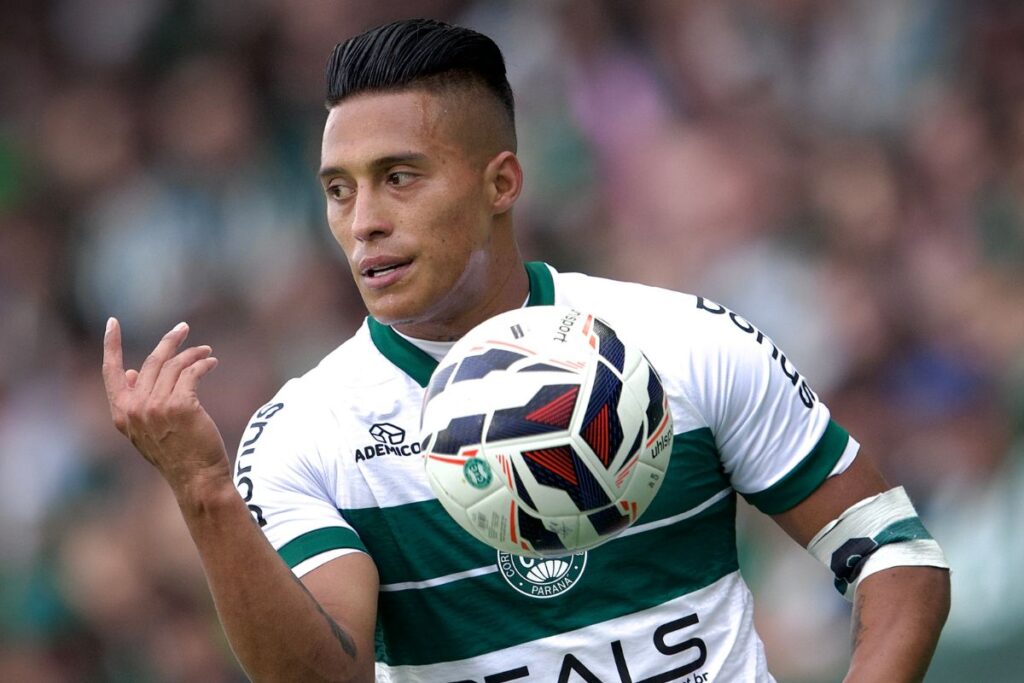 serie-b:-coritiba-sobe-para-a-serie-a,-mas-empate-adia-o-titulo