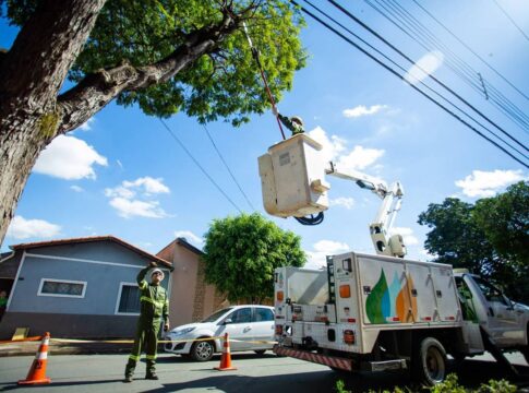 funcionario-da-neoenergia-sofre-choque-eletrico-durante-servico-no-df