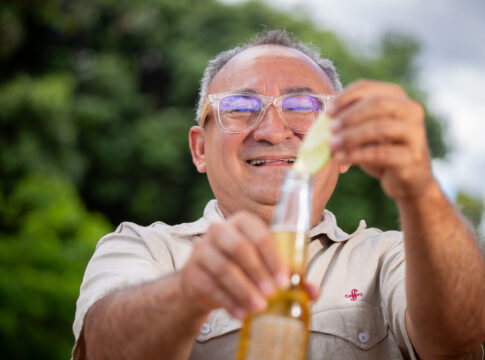 professor-no-df,-“joel-divo”-viraliza-e-acumula-milhoes-de-seguidores