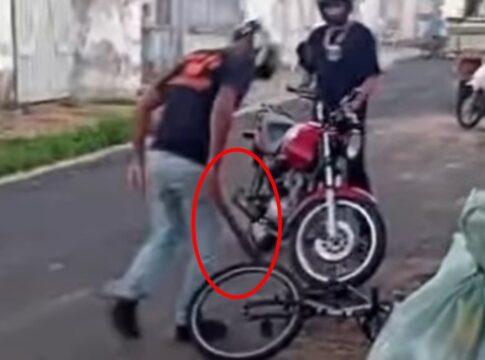 “voce-vai-morrer,-vei”:-dupla-ameaca-adolescente-antes-de-ataca-lo