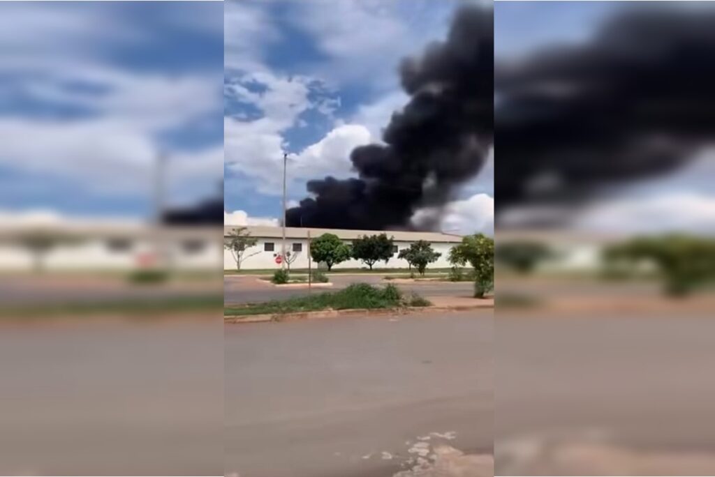 incendio-atinge-deposito-no-setor-de-industrias-de-ceilandia