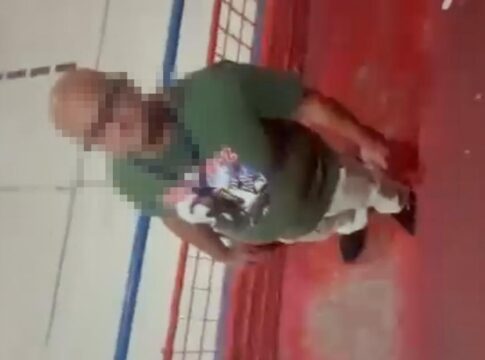 professor-filma-o-proprio-penis-com-celular-de-adolescente-em-sp