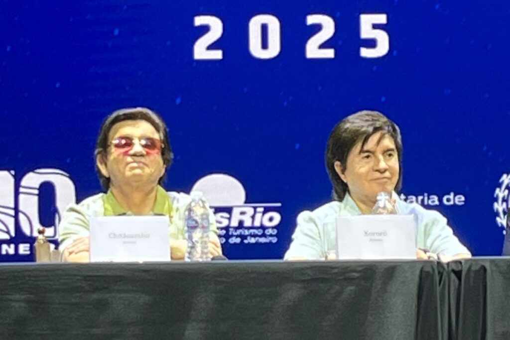 chitaozinho-e-xororo-celebram-estreia-em-navio-e-energia-com-o-publico