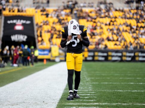 nfl:-jalen-ramsey-da-soco-em-rival-em-classico-no-futebol-americano