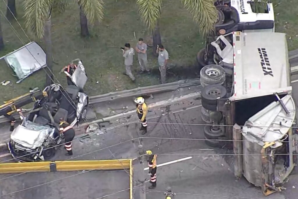 segunda-feira-(17/11)-tem-manha-de-acidentes-graves-no-transito-de-sp