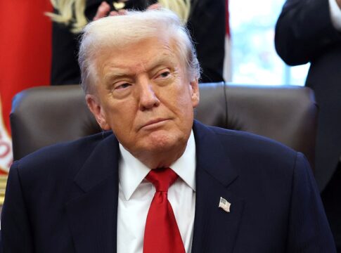 trump-muda-de-posicao-e-apoia-votacao-para-divulgar-dossie-epstein