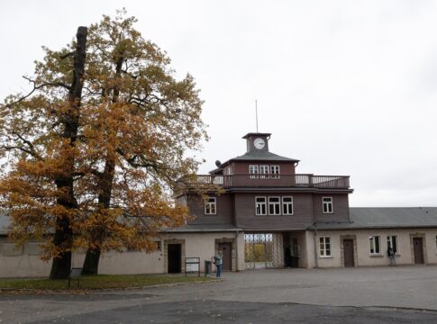 protestos-param-leilao-de-itens-do-holocausto-na-alemanha