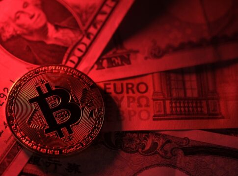 bitcoin-recua-e-acumula-desvalorizacao-de-25%-desde-a-maxima-do-ano