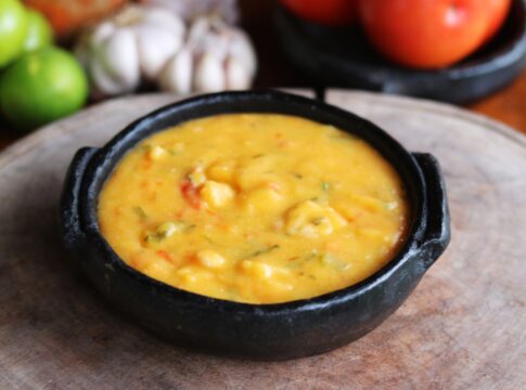 bobo-de-frango-cremoso:-sabor-baiano-em-versao-moderna-do-classico