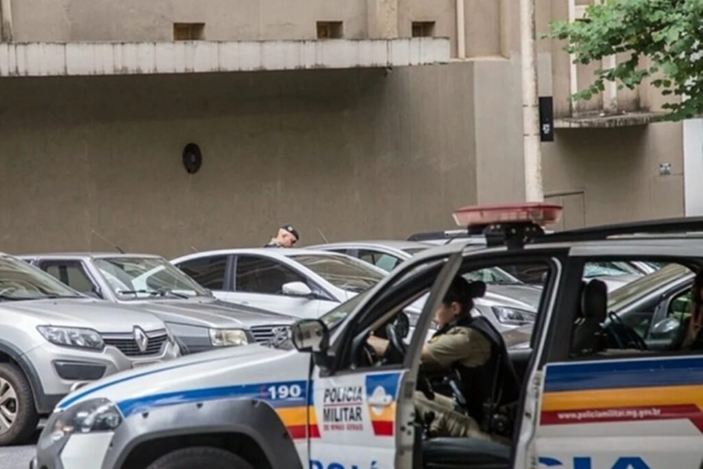 crianca-de-10-anos-e-flagrada-dirigindo-carro-apos-fugir-da-policia