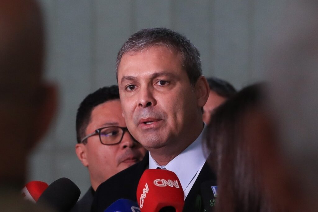 lider-do-pt-sobe-tom-contra-derrite-e-cobra-adiamento-do-pl-antifaccao