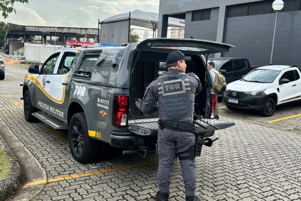 foragida-da-interpol-por-fraude-com-cartao-e-presa-pela-pm-em-sp