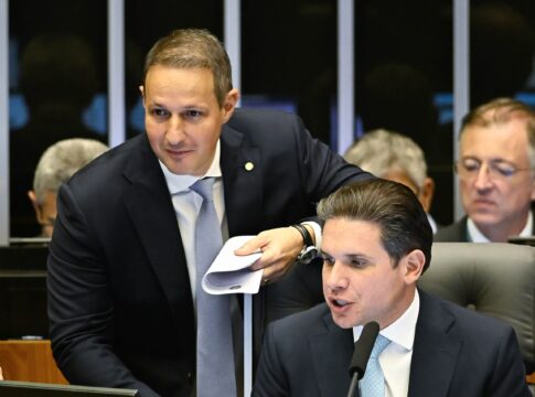 pl-antifaccao:-motta-adia-reuniao-com-lewandowski-e-gleisi