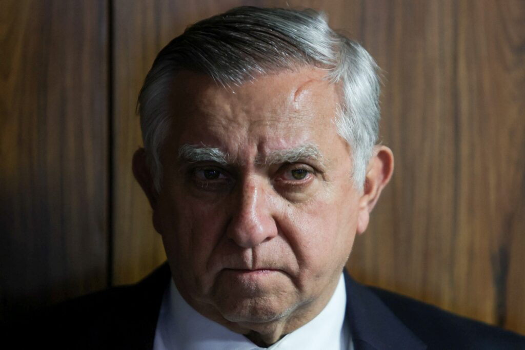 senador-do-pl-quer-aguardar-pf-antes-de-insistir-em-cpmi-do-master