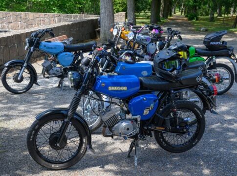 novas-regras-para-ciclomotores-passam-a-valer-em-2026;-saiba-quais-sao