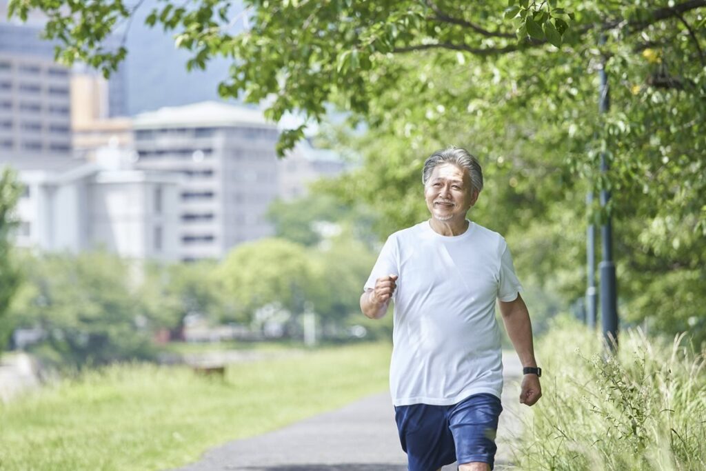 3-beneficios-da-caminhada-leve-para-quem-tem-artrite-reumatoide