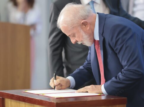 sem-“todes”:-lula-sanciona-veto-a-linguagem-neutra-em-atos-do-governo
