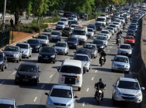 feriado-deve-levar-mais-de-18-milhoes-de-veiculos-as-rodovias-de-sp
