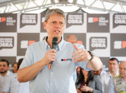 tarcisio-promete-reforcar-pm-no-interior-apos-chegada-de-chefes-do-pcc