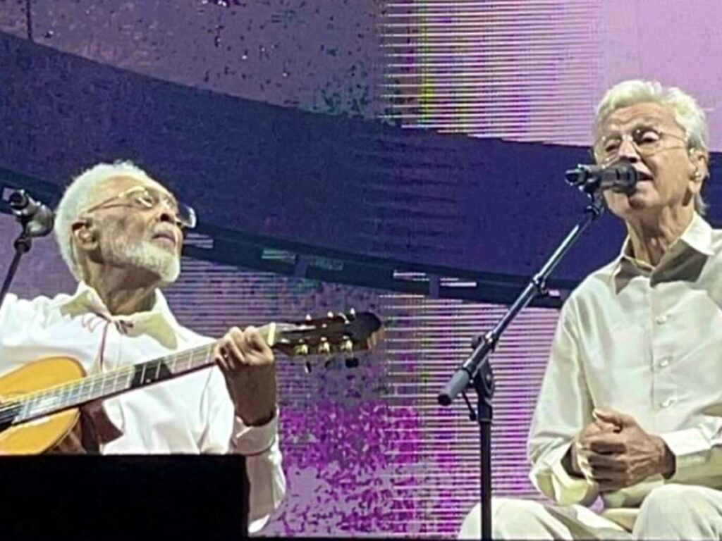 turne-historica-de-caetano-e-gil-redefiniu-formato-de-shows-no-pais