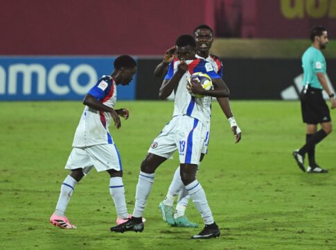 selecao-volta-a-copa-apos-51-anos-com-tecnico-que-nunca-pisou-no-pais