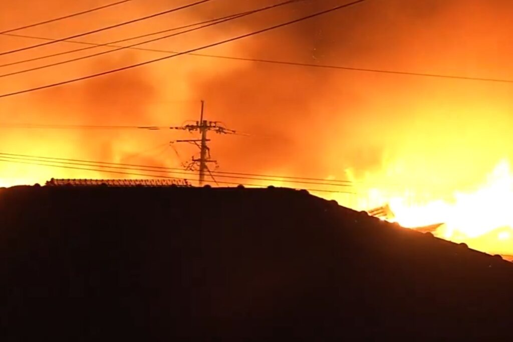 incendio-no-japao-atinge-mais-de-170-edificios-e-deixa-um-morto