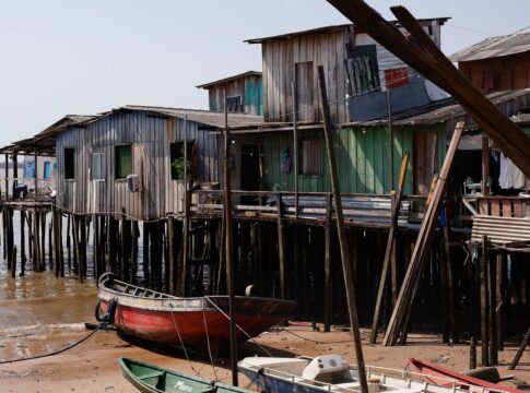 cop30:-vila-da-barca,-em-belem,-expoe-desafios-da-justica-climatica