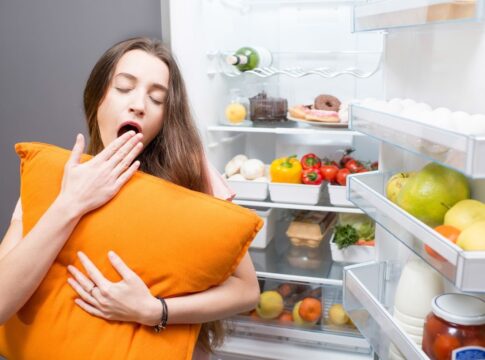 fruta-rica-em-fibras-pode-regular-o-sono-e-ajudar-a-dormir-melhor