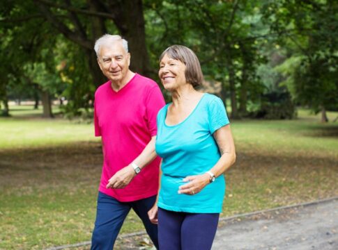 caminhar-ajuda-apos-os-60,-mas-este-exercicio-protege-ainda-mais