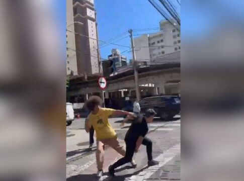 video:-deputado-do-pt-troca-socos-com-homem-no-meio-da-rua-em-curitiba