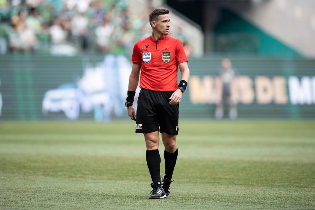 arbitragem-e-var-do-jogo-sao-paulo-x-palmeiras-sao-suspensos;-confira