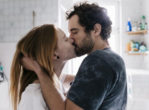 beijo-na-boca-e-coisa-do-passado?-habito-pode-ter-21,5-milhoes-de-anos