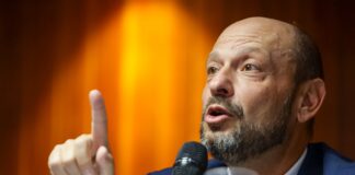 crise-escala-e-presidente-do-inss-pede-demissao-de-n°-2