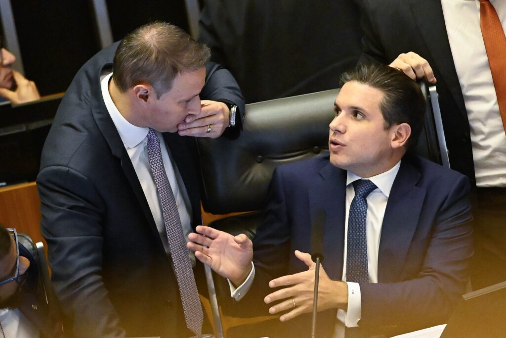 os-dois-deputados-do-pl-que-votaram-contra-o-pl-antifaccao