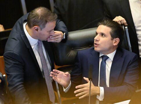 os-dois-deputados-do-pl-que-votaram-contra-o-pl-antifaccao