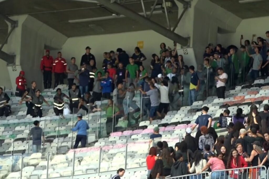 aulao-sobre-ia-do-governo-zema-no-mineirao-termina-em-pancadaria