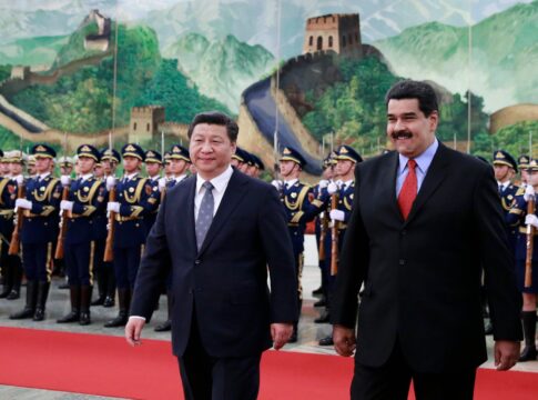 china-defende-maduro-e-pede-que-os-eua-nao-interfiram-na-venezuela