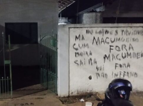 mulher-e-esfaqueada-7-vezes-por-casal-e-alega-intolerancia-religiosa