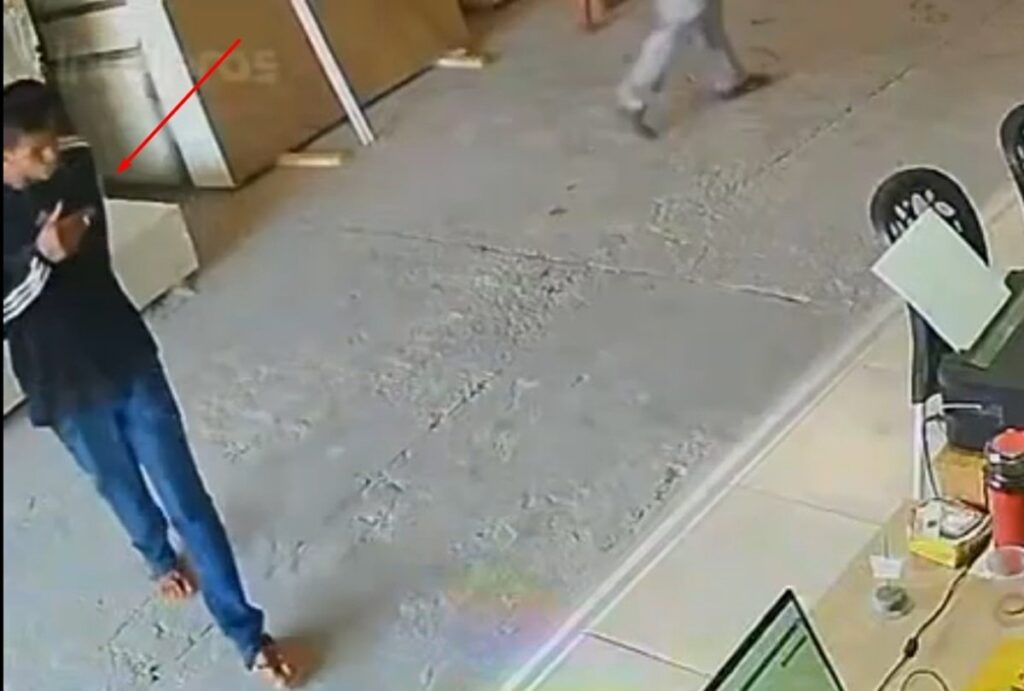 pcdf-divulga-foto-de-homem-que-rendeu-funcionarios-em-loja-no-df