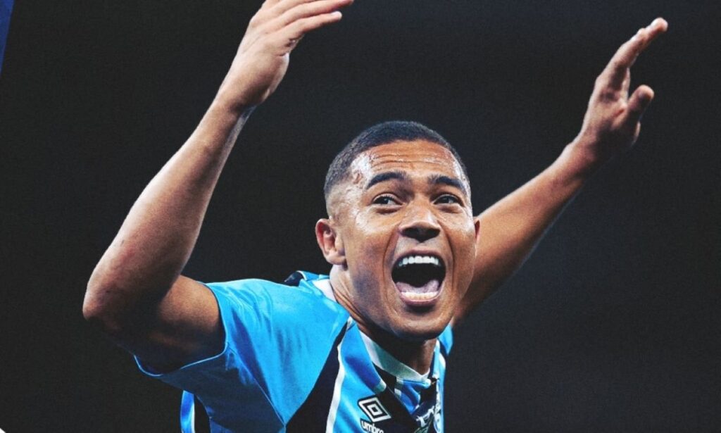 com-dois-gols-no-segundo-tempo,-gremio-vence-vasco-pelo-brasileirao
