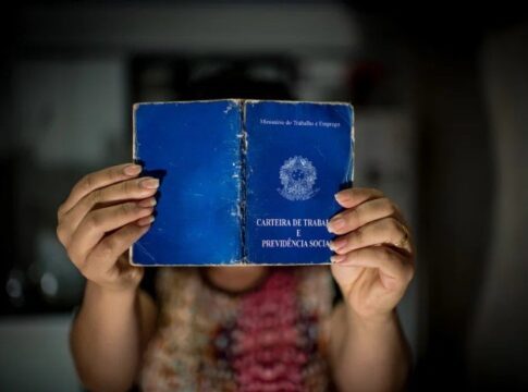 pesquisa:-negros-recebem-salarios-bem-menores-do-que-brancos-no-df