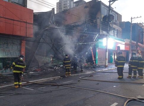 incendio-de-grandes-proporcoes-atinge-rua-de-comercios-em-sao-bernardo