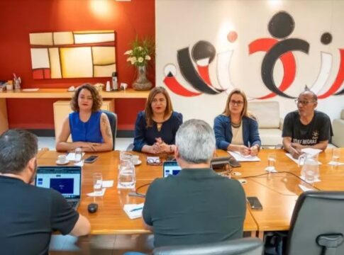 em-reuniao-com-sindicato,-direcao-do-nubank-descarta-revogar-demissoes