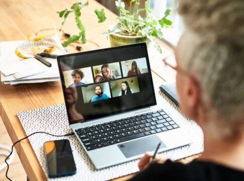 home-office-recua-em-2024,-mas-permanece-acima-dos-niveis-pre-pandemia