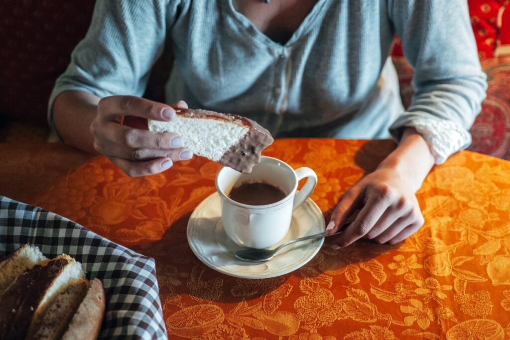 paozinho-de-chocotone-macio-e-perfeito-para-o-cafe-da-tarde