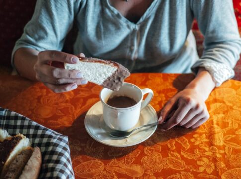 paozinho-de-chocotone-macio-e-perfeito-para-o-cafe-da-tarde