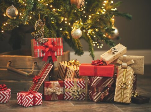 mae-decide-nao-comprar-presentes-para-os-filhos-e-motivo-surpreende