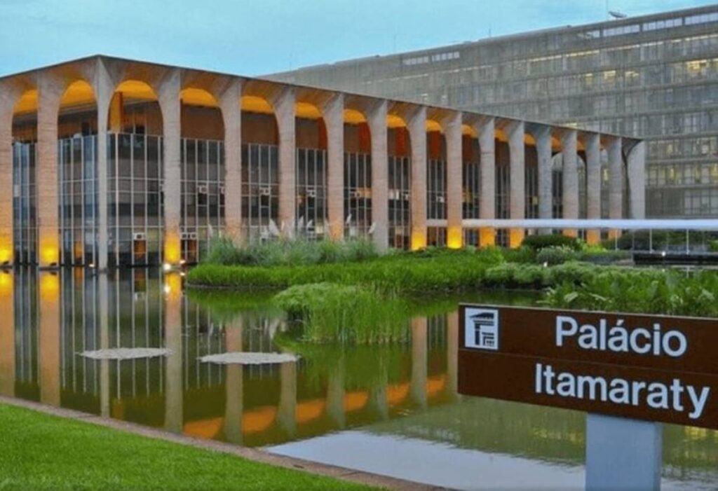 vaga-no-consulado-do-brasil-em-ny-paga-r$-18-mil;-saiba-mais