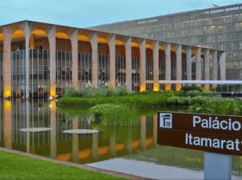 vaga-no-consulado-do-brasil-em-ny-paga-r$-18-mil;-saiba-mais